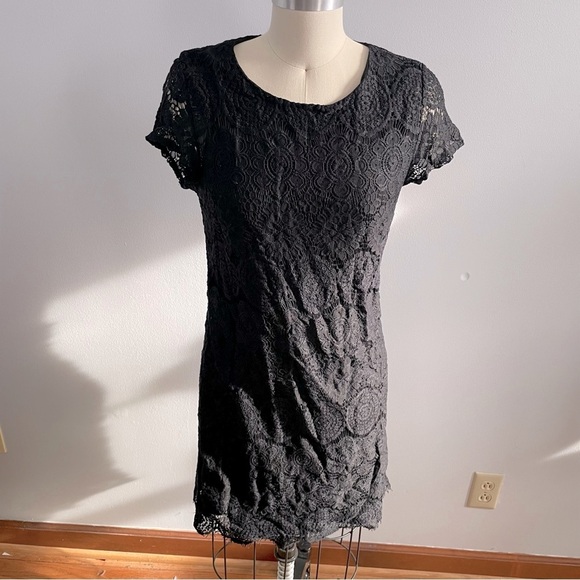 Laundry by Shelli Segal Lace Sheath Cocktail Dresss- Black- Size 8 - Picture 1 of 7